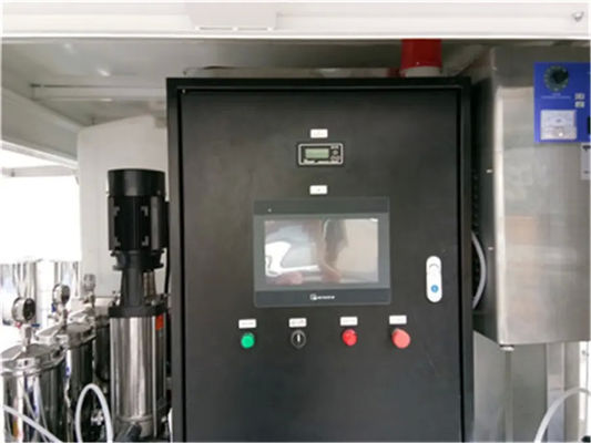 Sistema de purificación de agua móvil envasado en contenedores para el tratamiento del agua potable