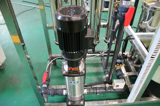 2TPH 3.0kW-380-415V 2xFRP Tanques de agua salada Planta de agua de ósmosis inversa