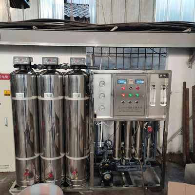 1TPH 2.1kW-380-415V 3xSS304 Tanques de agua salada Planta de agua de ósmosis inversa