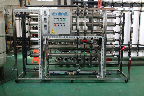 5TPH 7.4kW-380-415V 2xFRP Tanques de agua salada Planta de agua de ósmosis inversa