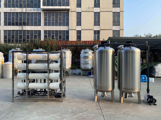 5TPH 7.4kW-380-415V 2xSS304 Tanques de agua salada Planta de agua de ósmosis inversa