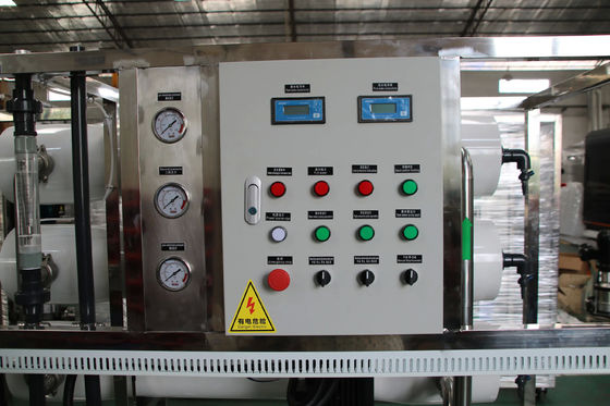 8TPH 14kW-380-415V 2xFRP Tanques de agua salada Planta de agua de ósmosis inversa