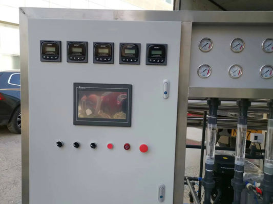 La máquina de agua ultrapura 1500LPH puede producir agua con una resistividad de 18MΩ*Cm