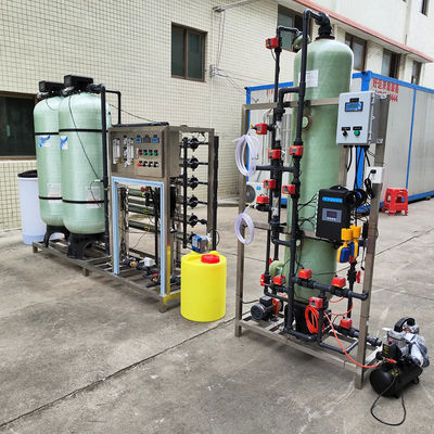 3TPH 5.5kW-380-415V FRP Tanques de agua salobre Planta de agua de ósmosis inversa