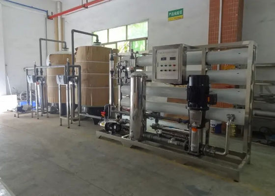 8TPH 14kW FRP Tanques RO Industrial Máquina de tratamiento de agua potable automática con indicadores de estado operativo
