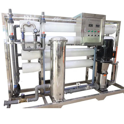 8TPH 14kW FRP Tanques RO Industrial Máquina de tratamiento de agua potable automática con indicadores de estado operativo