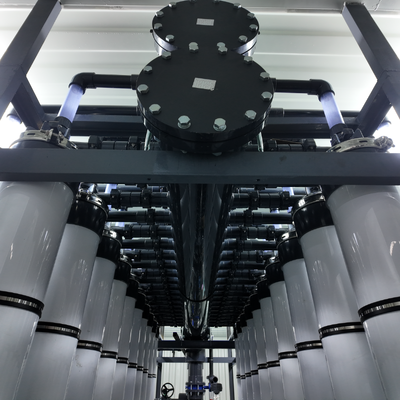 10-30 TPH Sistema de ultrafiltración en contenedores con diseño plug-and-play para un tratamiento de agua de rápida implementación