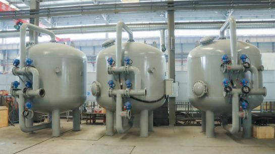 Vaso de filtro multimedial industrial con alta capacidad de flujo y diseño personalizado para la purificación del agua