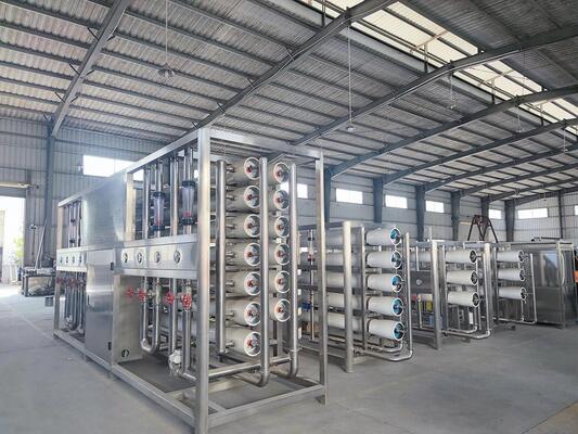 Sistema Comercial de Purificación de Agua por Ósmosis Inversa con Capacidad de 500L/H, 3 Tanques de Pretratamiento FRP y Alta Eficiencia de Purificación