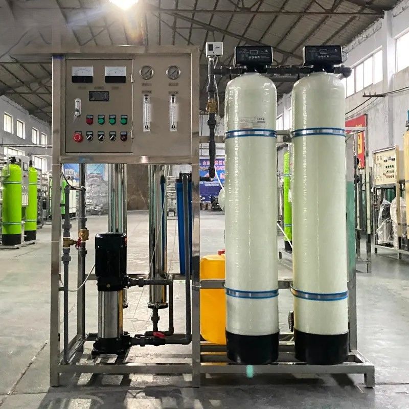 2 Tanques de FRP Sistema de filtro de agua por membrana RO industrial de 500LPh