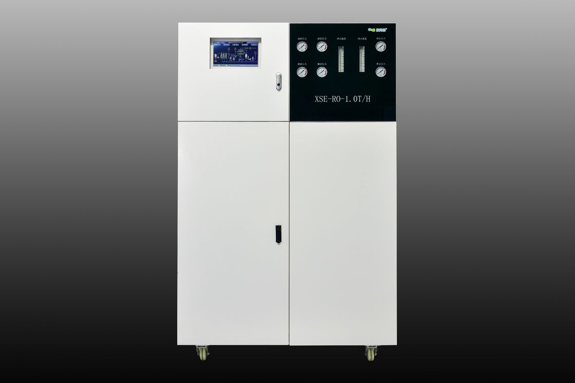 3T / H 304 de acero inoxidable planta de agua de ósmosis inversa más y jugar diseño pre-diseñado