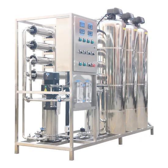 Sistema Comercial de Purificación de Agua por Ósmosis Inversa con Capacidad de 500L/H, 3 Tanques de Pretratamiento FRP y Alta Eficiencia de Purificación